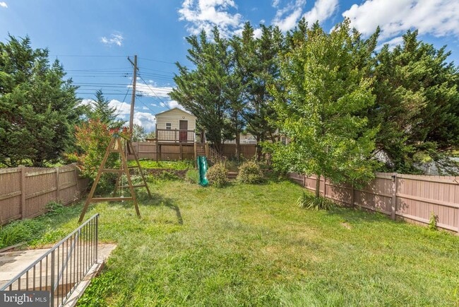 Building Photo - 151 Brynwood St