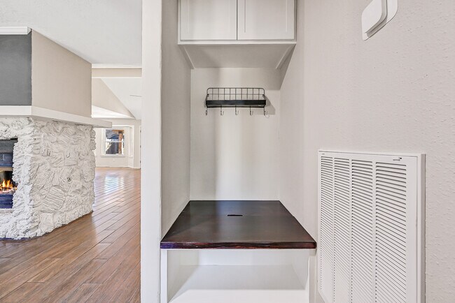 Building Photo - 2513 Northern Dr