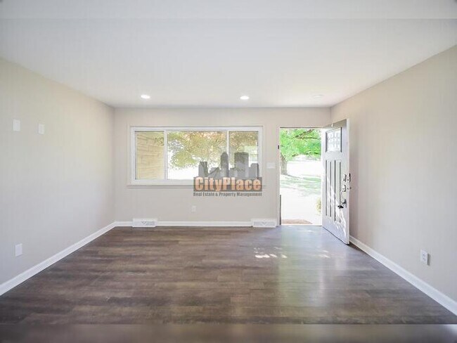 Building Photo - 7504 Honnen Dr N