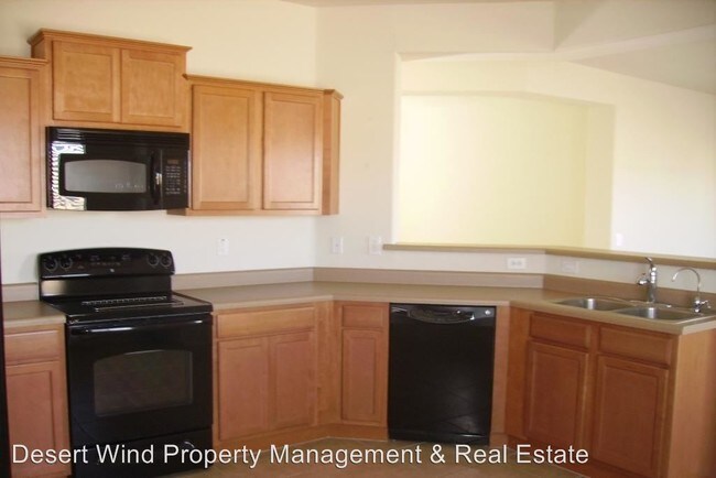 Building Photo - 2504 N Hudson Dr