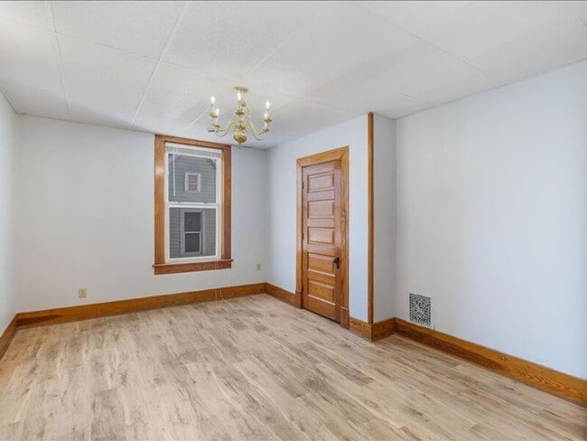 Building Photo - 520 W Bucyrus St