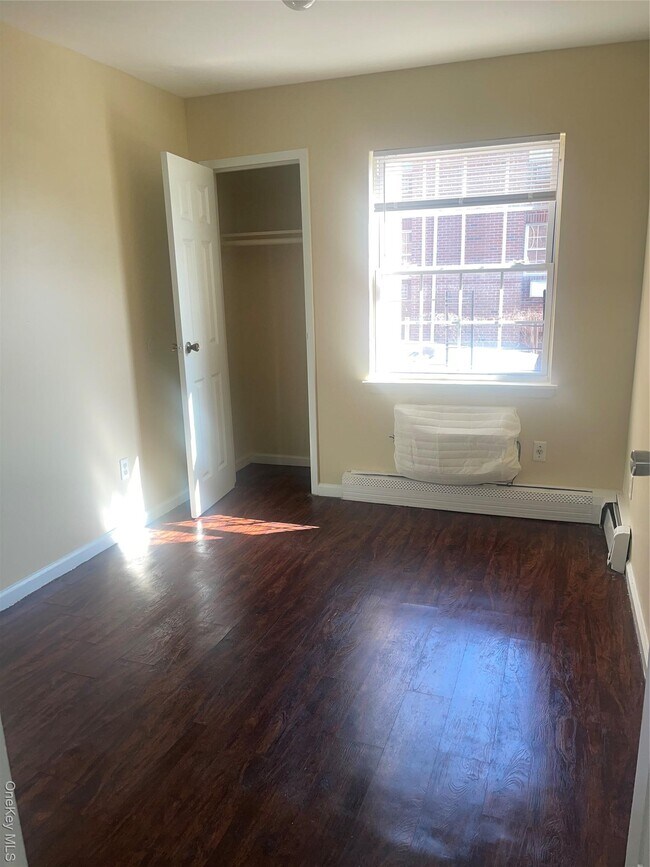 Building Photo - 405 Essex St