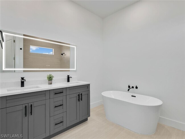 Building Photo - 1723 NW 7th Ave