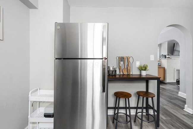 Building Photo - 975 Heyl Ave