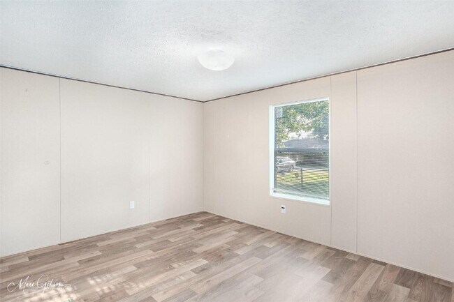 Building Photo - "Charming 3-Bedroom Home with 2 Full Baths in Prime Bossier City Location!"