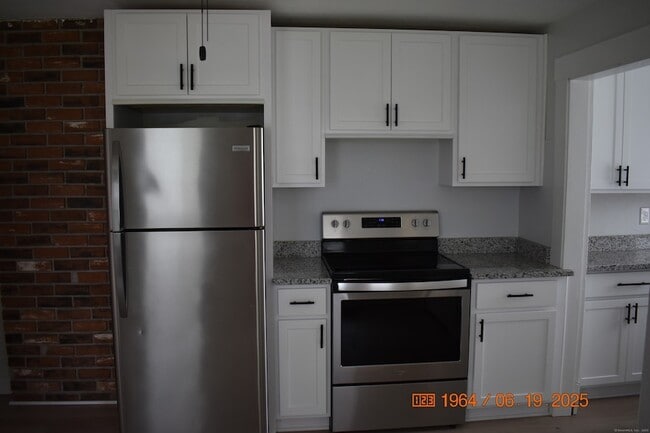Building Photo - 39 Highland Ave