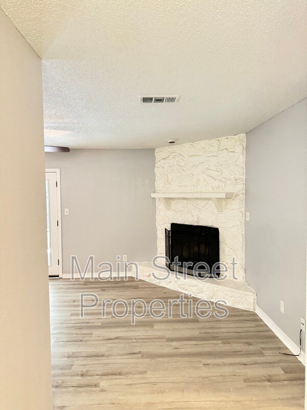Building Photo - 517 Benjulyn Rd
