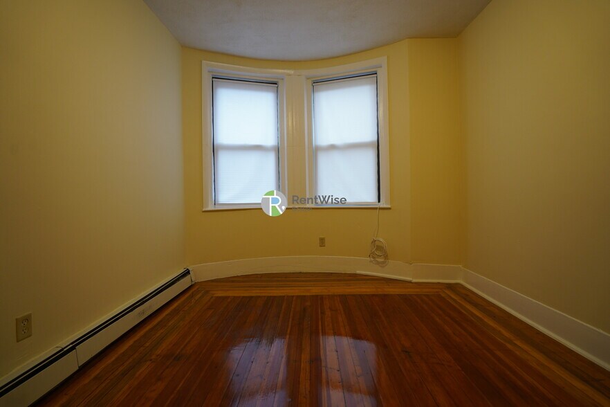 Primary Photo - 73 Empire St