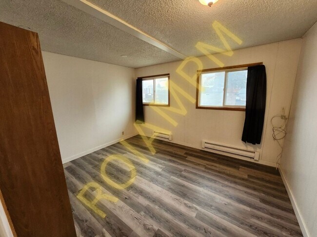 Building Photo - 125/127/129 Main Street