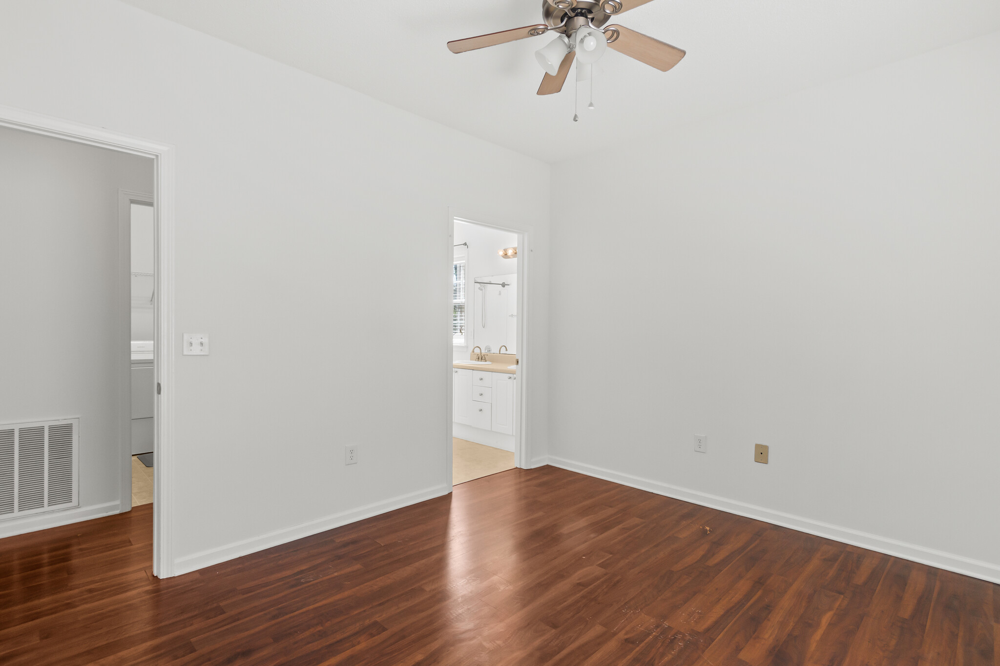 Building Photo - 622 McKenna Cir