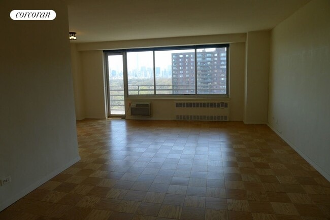 Building Photo - 400 Central Prk W