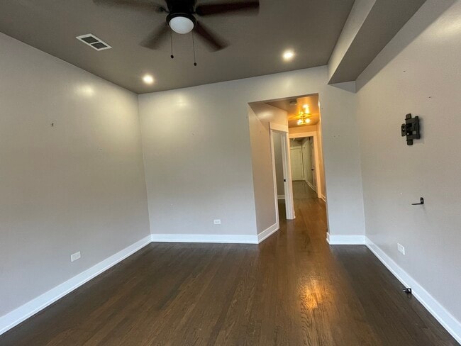 Building Photo - 1428 S Central Park Ave