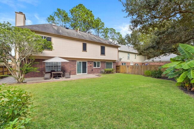 Building Photo - 630 Hawthorn Pl