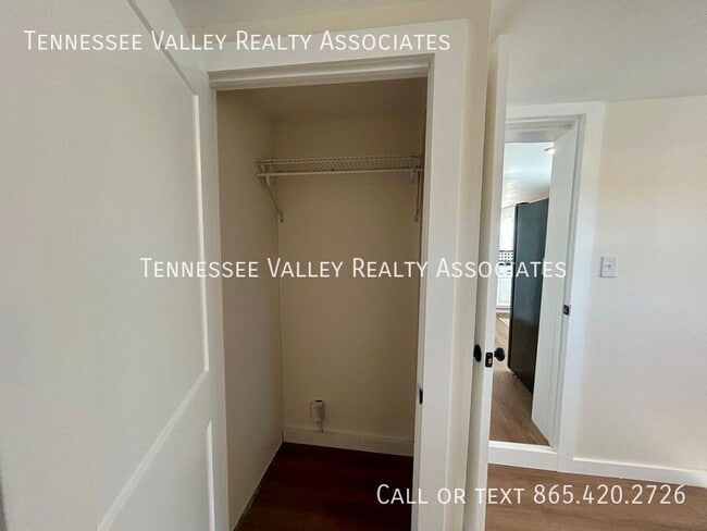 Building Photo - 2321 Bradford St