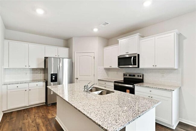 Building Photo - 17 Rustin Rdg