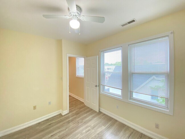 Building Photo - 289 Merrimack St