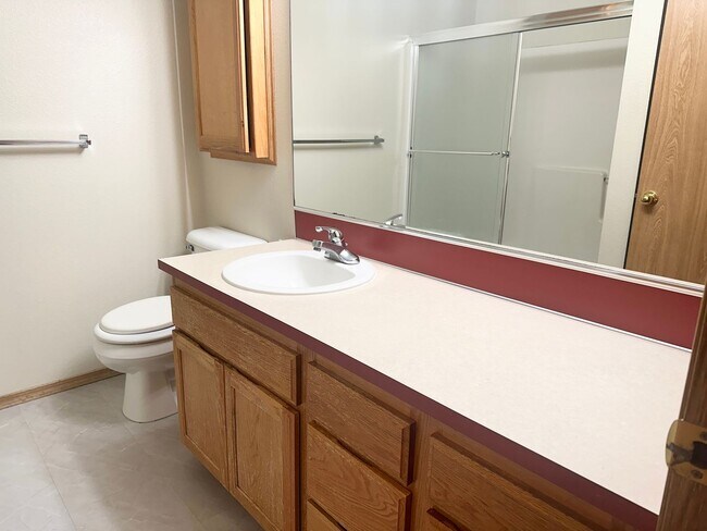 Building Photo - *HALF OFF first full month of rent!* Darli...