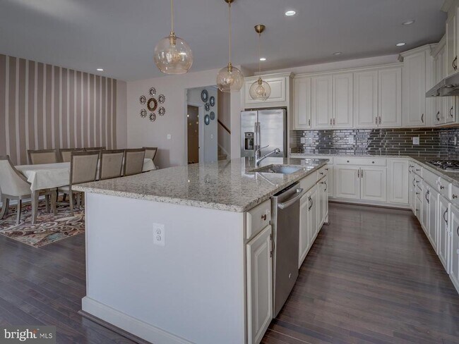 Building Photo - 23480 Logans Ridge Terrace