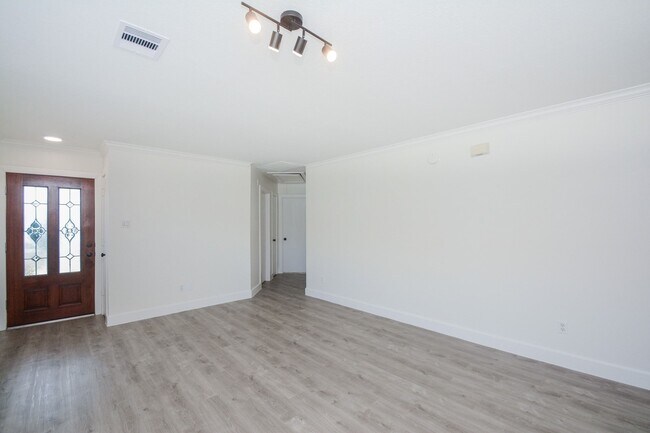 Building Photo - 9603 Farrell Dr