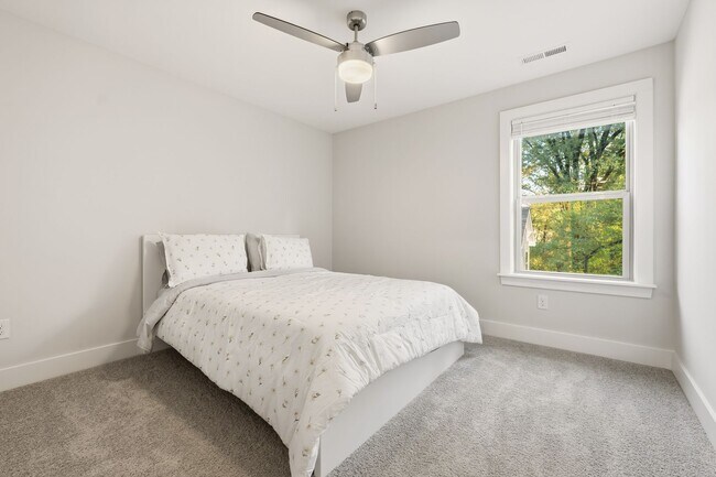 Building Photo - BRAND NEW LUXURY: Furnished 2 Bed/2.5 bath...