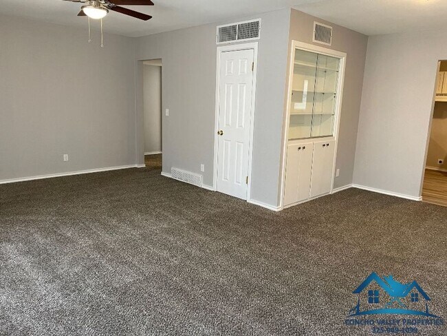 Building Photo - 1225 Kenwood Dr