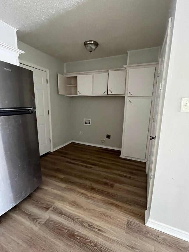 Building Photo - 1618 58th St