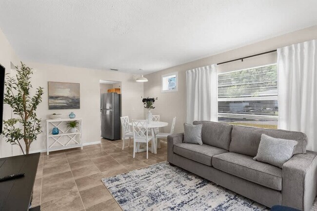 Building Photo - 13921 19th St