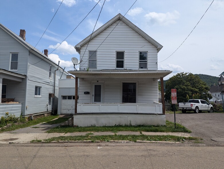 Primary Photo - 22 Charlotte Ave