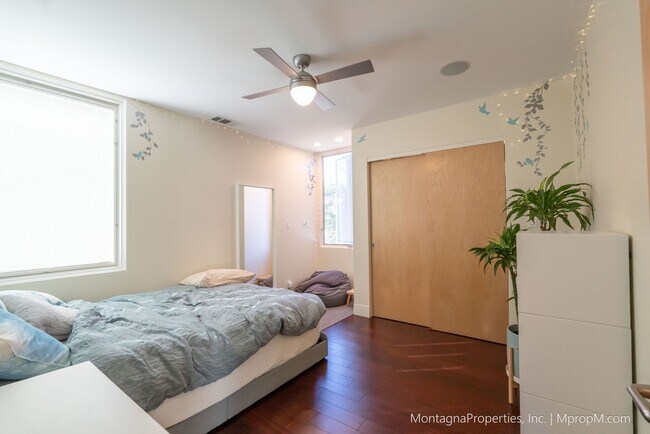 Building Photo - Custom Silicon Valley Modern Dream Home Av...