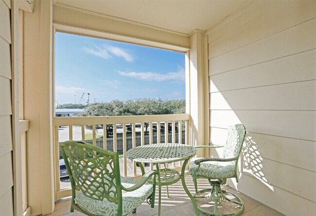 Building Photo - 2626 Holly Hall St