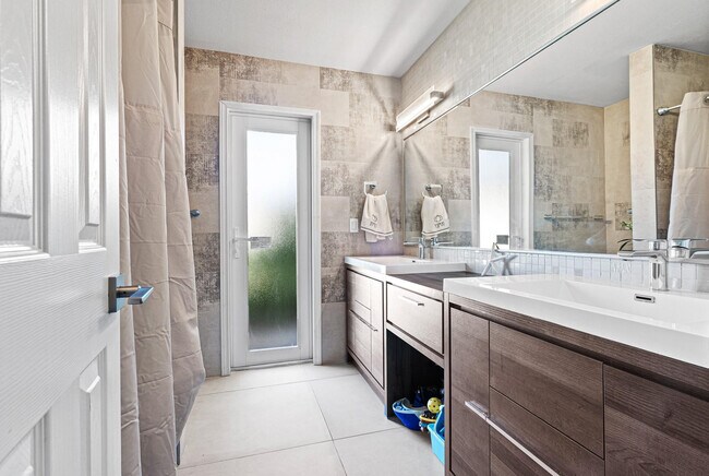 Building Photo - 2745 Omega Pl