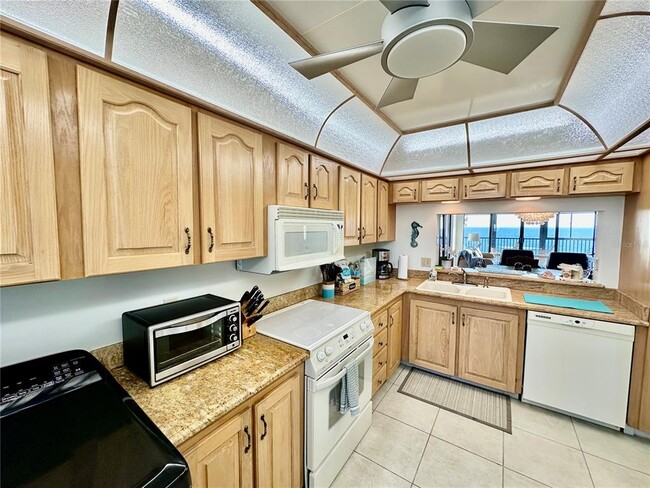 Building Photo - 15462 Gulf Blvd