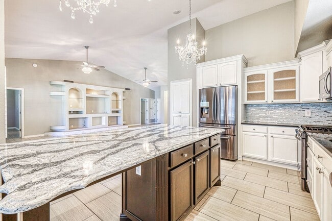 Building Photo - 5948 Anapaula Dr