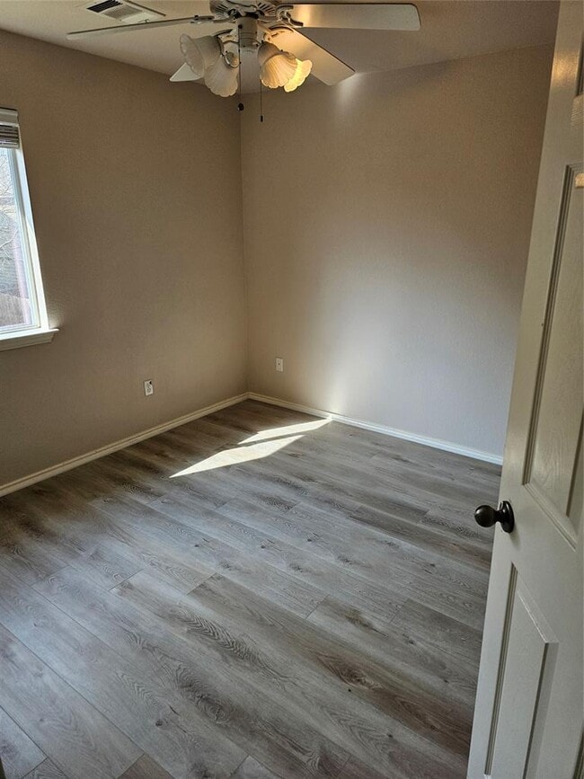 Building Photo - 10506 Wylie Dr