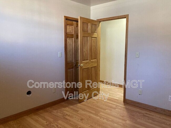 Building Photo - 253 College St SE