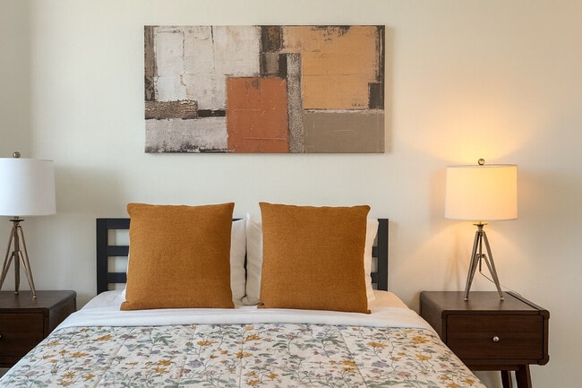 Building Photo - 1556 Spring Hill Rd