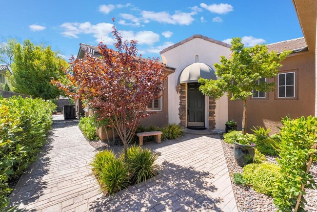 Building Photo - Stunningly Remodeled Single-Story Oasis in...