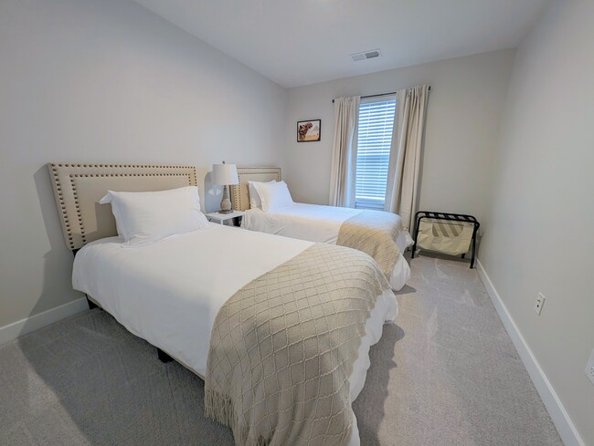 Bedroom 3 two twin beds - 11233 Winding Brook Terrace Dr