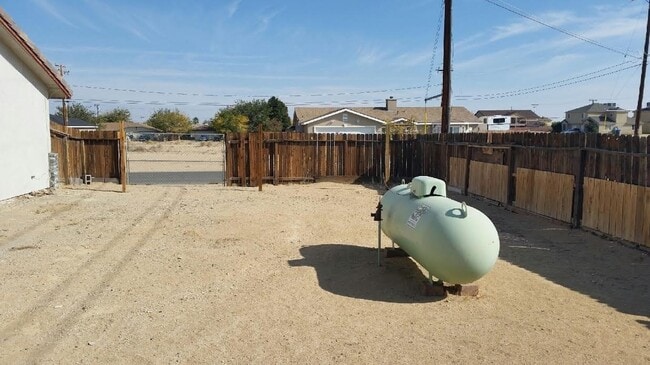 Building Photo - Charming Corner Home Located in North Cal ...