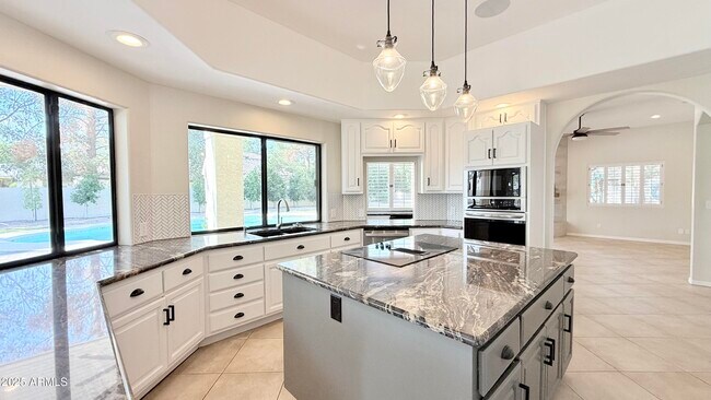 Building Photo - 10188 E Cortez Dr