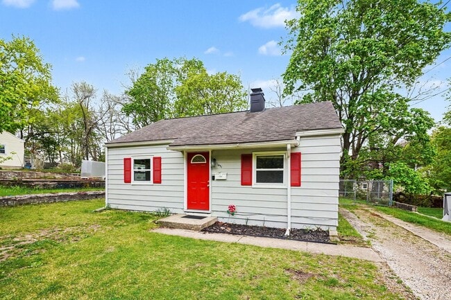 Building Photo - *Use Rently to view this unit and receive $150 off move-in* Cute Remodeled Two Bedroom 1 Bathroom...