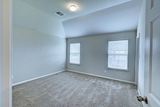 Building Photo - 3303 Owl Hollow Dr