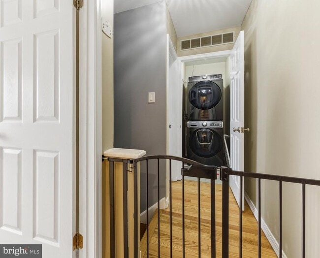 Building Photo - 203 Jonathan Ln