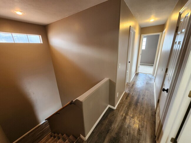Building Photo - 988 W 1225 S