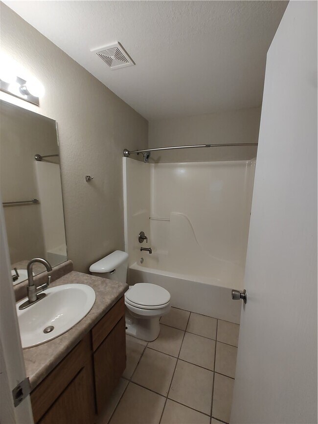 Building Photo - 9 W Rainsong St