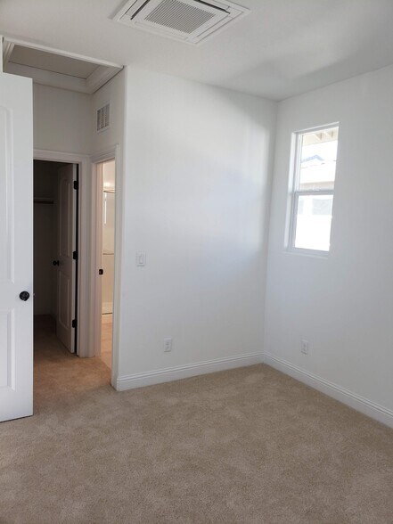 Building Photo - 1469 Terra Verde St