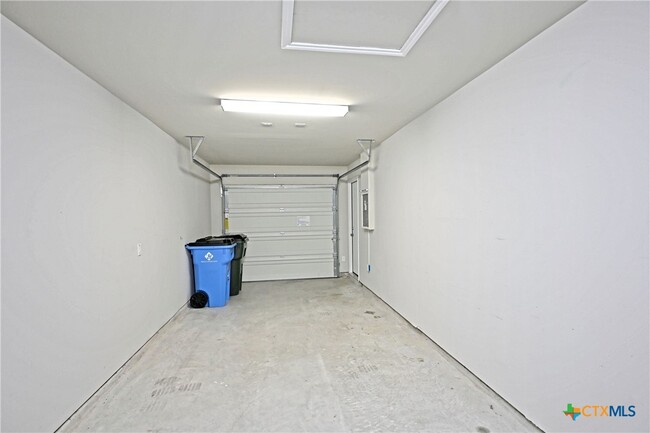 Building Photo - 2973 Greenbriar Rd