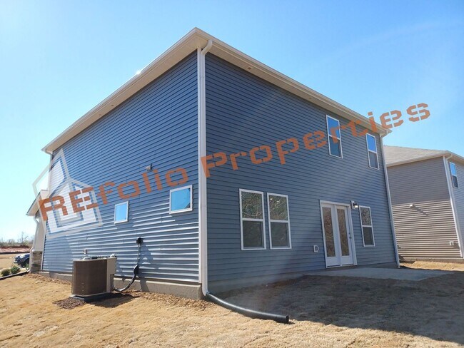 Building Photo - Stunning 3-Bedroom Home with Loft & 2-Car Garage in Desirable Bowman Village – Available June 7th!