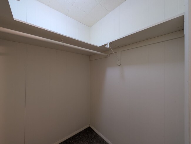 Building Photo - Nice 1 bed-1 bath apartment in Springfield