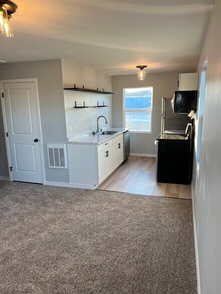 Building Photo - 1916 Beech St